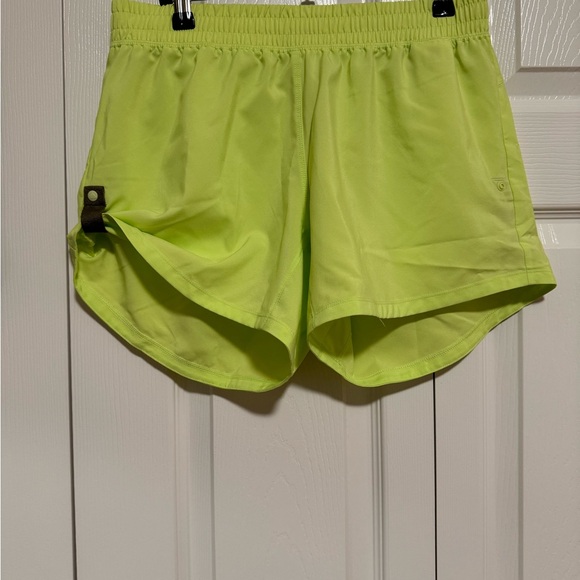 NWT ADIDAS PULSE LIME PACER SNAP RUNNING TRAINING GYM SHORTS WOMENS SZ SMALL - Picture 13 of 13